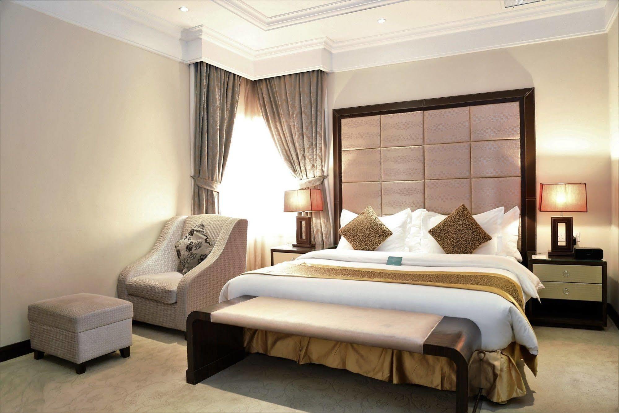 บูดล์ คูเวต อัล ฟาฮาฮิล Aparthotel Kuwait City ภายนอก รูปภาพ